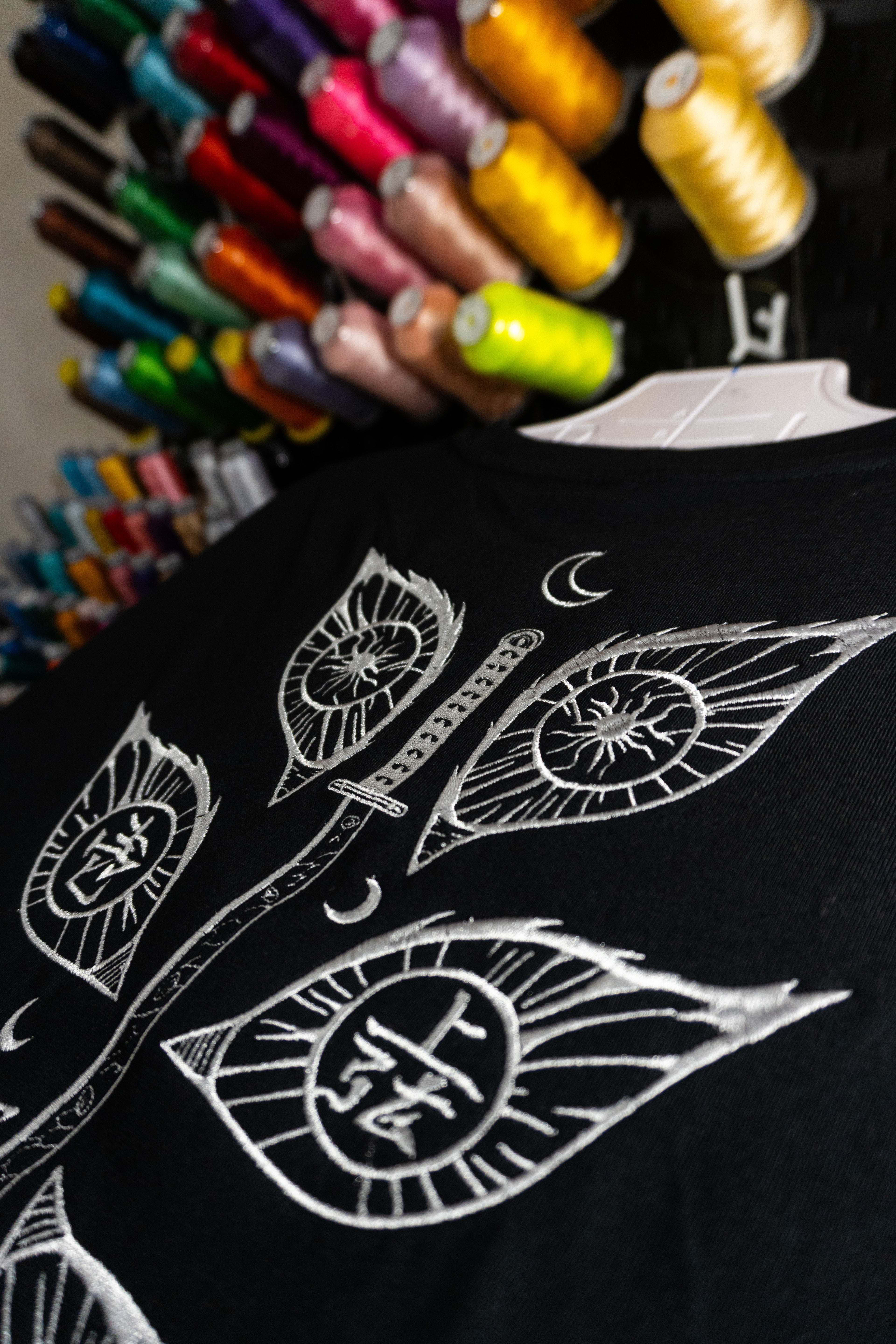 T-Shirt Demon Slayer Yeux Lunes Supérieures