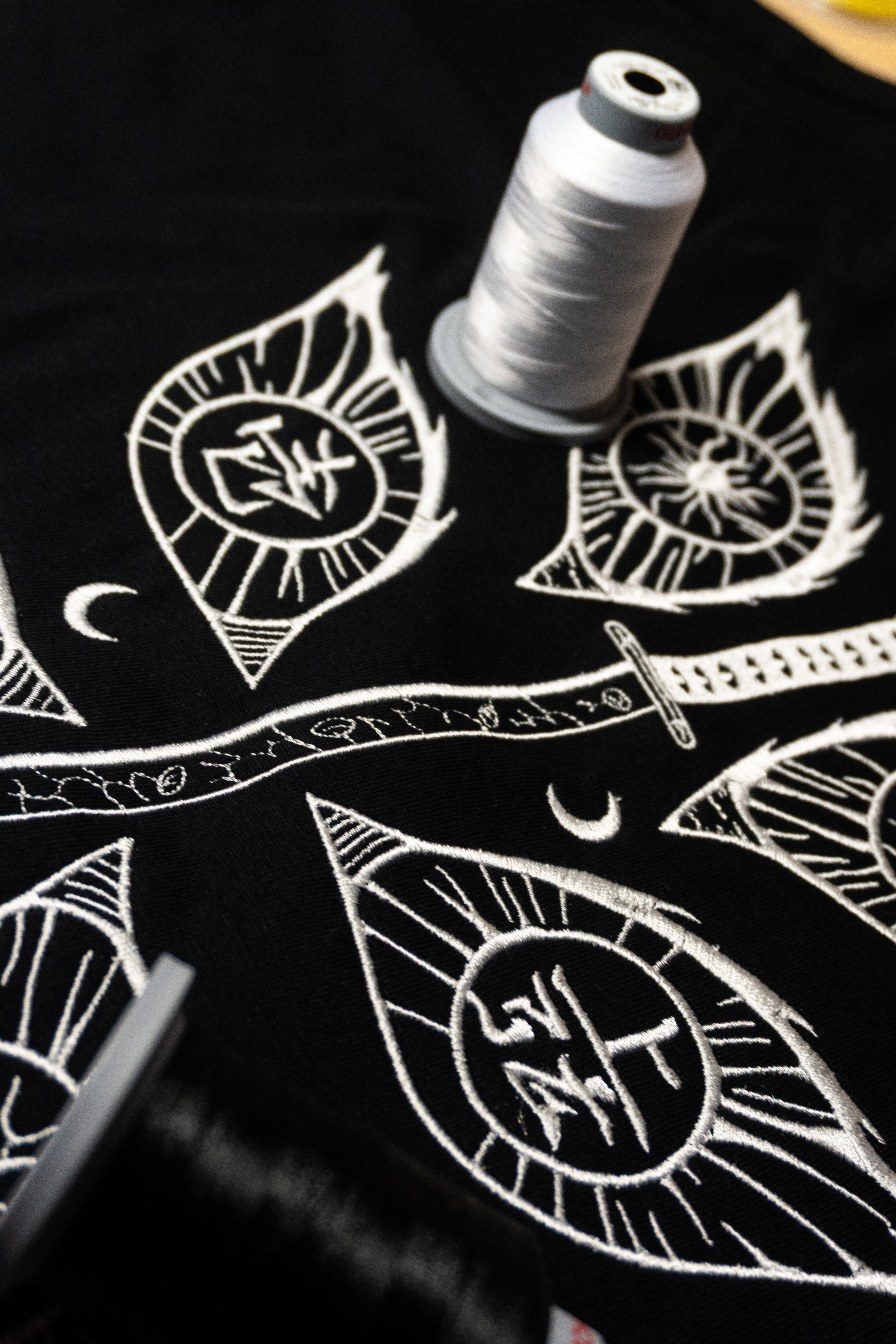T-Shirt Demon Slayer Yeux Lunes Supérieures